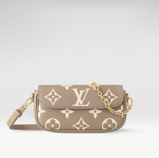 LV x TM Ivy Wallet auf Kettentasche