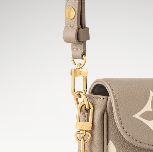 LV x TM Ivy Wallet auf Kettentasche